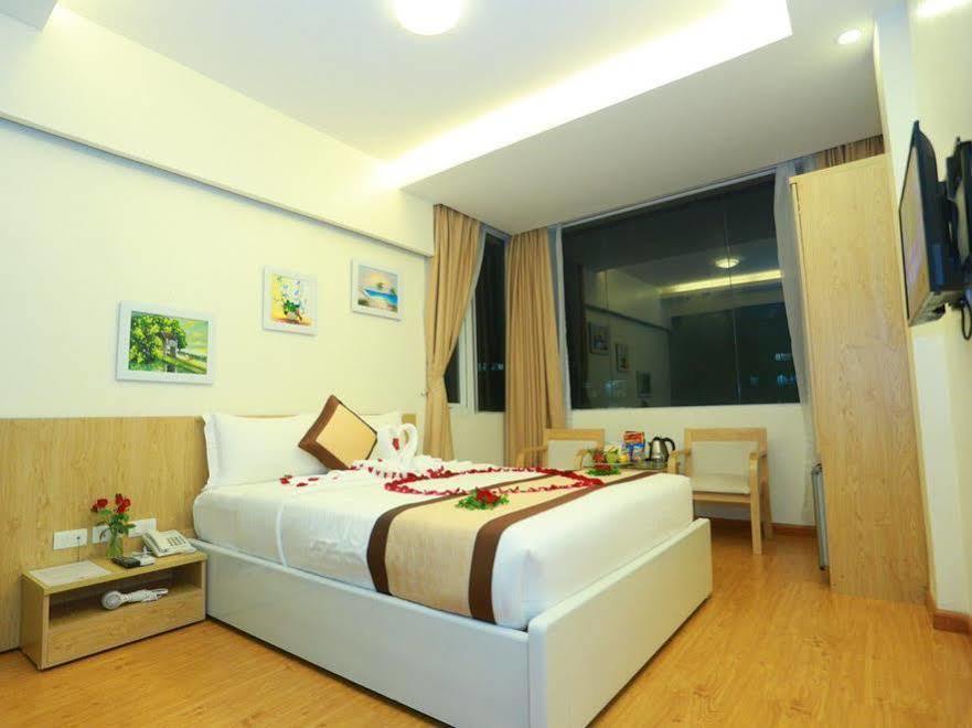 Oyo 210 Saki Hotel Hanoi Esterno foto