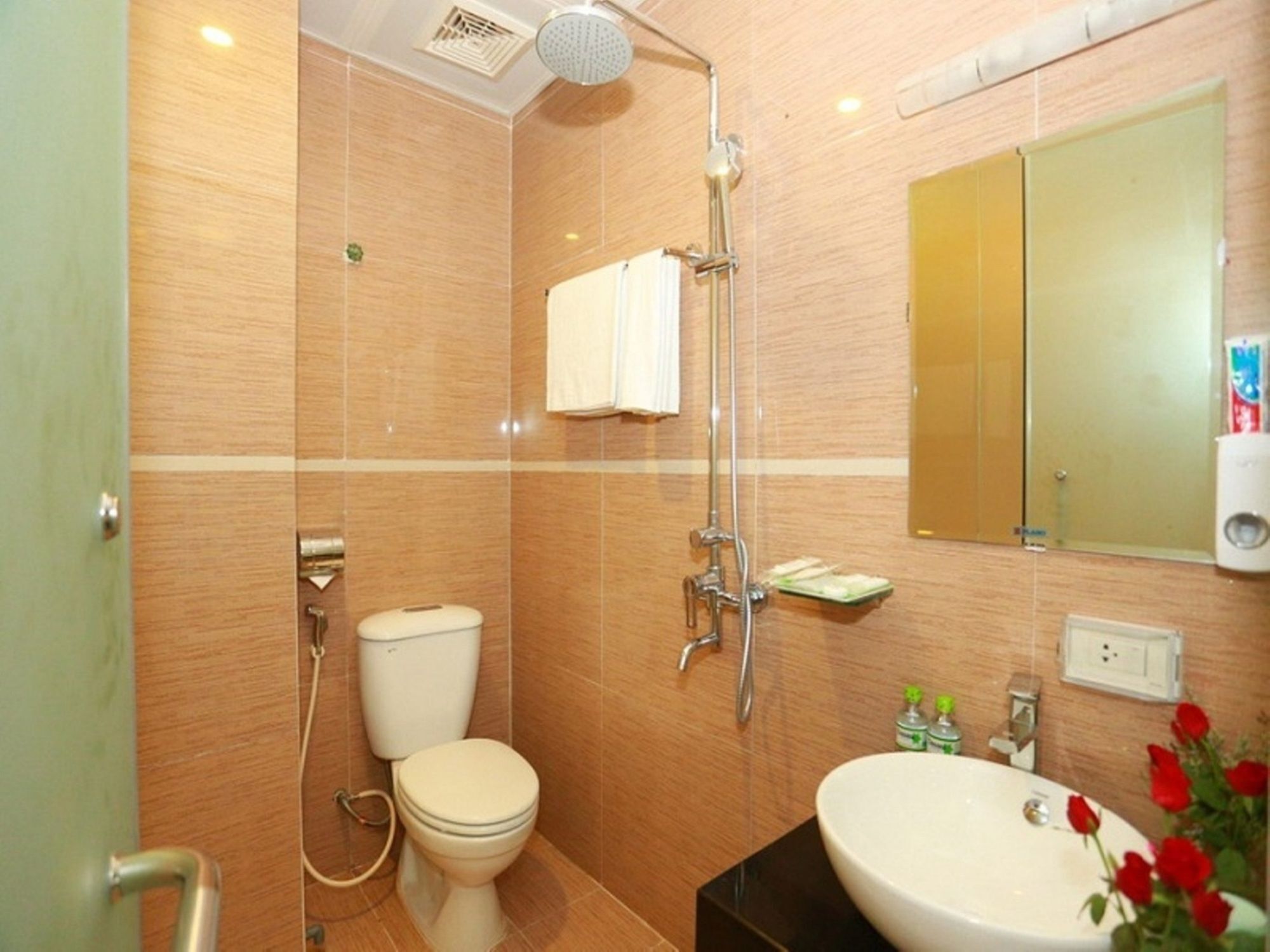 Oyo 210 Saki Hotel Hanoi Esterno foto